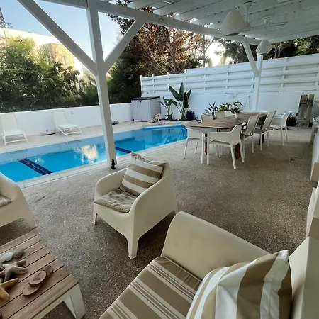 Riverland Turtle Villa-1min Walk To *