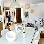 Riverland Turtle Villa-1min Walk To *