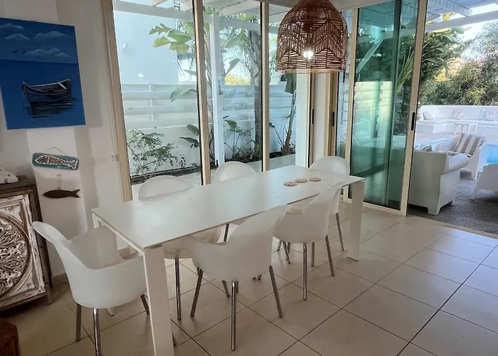 Riverland Turtle Villa-1min Walk To Villa